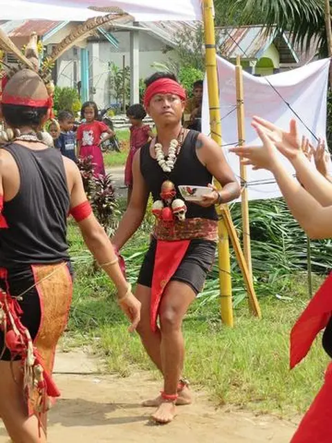 Tarian nyambut tamu festval budaya subangki/tarian menyambut tamu festival budaya subangki